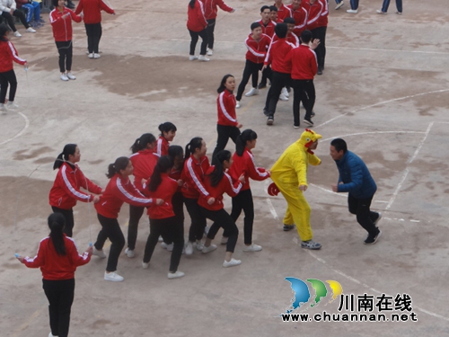 叙永马岭中学大课间展示比赛活动圆满落幕(图1)