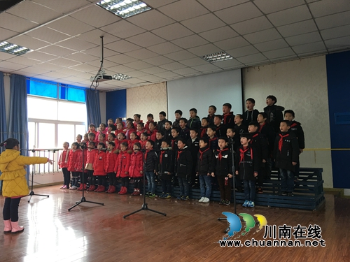 宜宾罗龙实验小学举行第六届艺术节暨“庆元旦·迎新年”校园合唱比赛(图1) 宜宾罗龙实验小学举行第六届艺术节暨“庆元旦·迎新年”校园合唱比赛(图1)