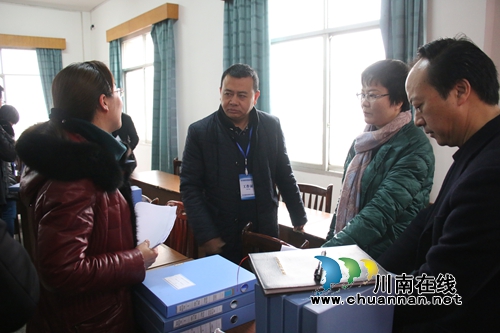 泸县潮河镇迎接省级脱贫攻坚交叉考核检查(图1)