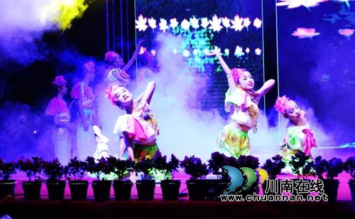 合江中学举行2018年元旦文艺活动：放歌伟大时代&nbsp;&nbsp;跃动青春激情(图4)