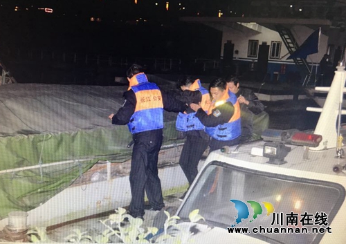 泸州少女落水&nbsp;长航公安泸州分局民警跳江救援