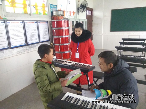 纳溪龙车镇小学开展音体美监测预测工作
