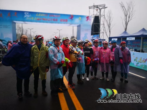 泸州举办2018年首届沱江骑游·健康跑活动(图3)