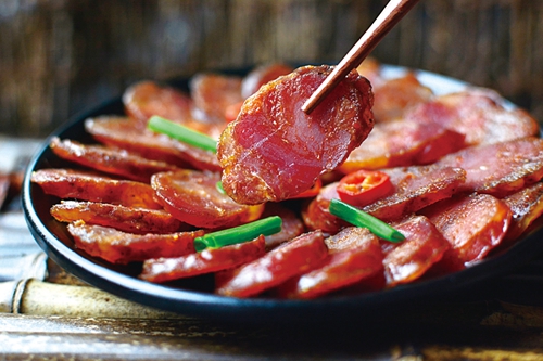 熏腊肉 灌香肠 腊味飘香年味浓(图2) 熏腊肉 灌香肠 腊味飘香年味浓(图2)