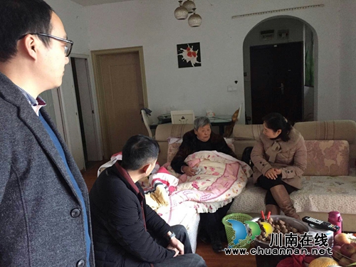 张坝街道:新春慰问筹备工作紧锣密鼓 确保贫困人员欢度春节(图1) 张坝街道:新春慰问筹备工作紧锣密鼓 确保贫困人员欢度春节(图1)