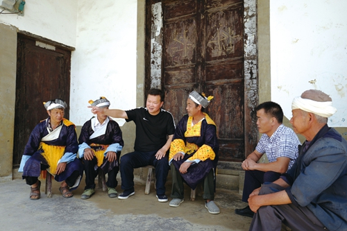 董红军:情暖百姓的“民心书记”(图3) 董红军:情暖百姓的“民心书记”(图3)