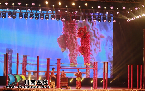 王铮亮柔情助力紫潭酱酒2018新年客户答谢会(图4) 王铮亮柔情助力紫潭酱酒2018新年客户答谢会(图4)
