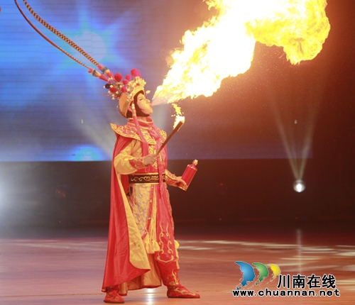 王铮亮柔情助力紫潭酱酒2018新年客户答谢会(图10) 王铮亮柔情助力紫潭酱酒2018新年客户答谢会(图10)