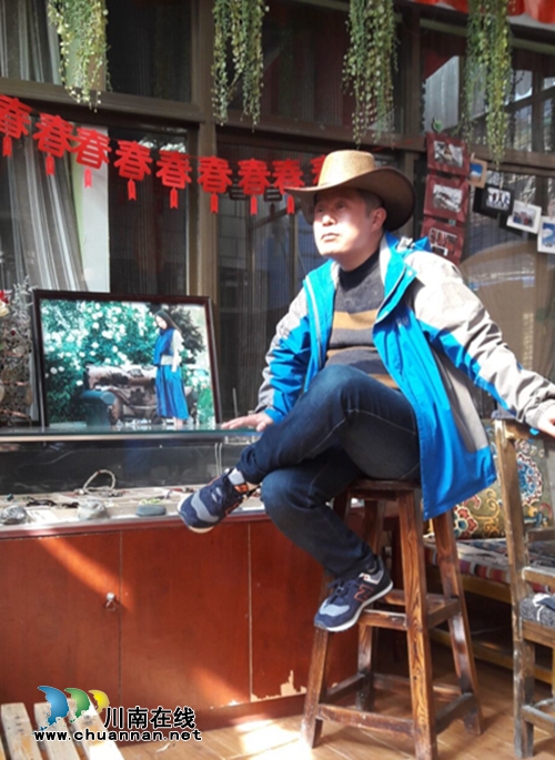 西海情歌:翻 看 旧 照 片(现代诗)(图4) 西海情歌:翻 看 旧 照 片(现代诗)(图4)