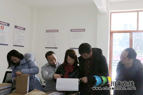 泸州高新区赴叙永普市村开展市级部门帮扶贫困村工作交叉考核(图2) 泸州高新区赴叙永普市村开展市级部门帮扶贫困村工作交叉考核(图2)