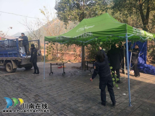 古蔺县住建局开展市容秩序专项整治行动(图1)
