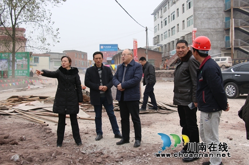 张文杰到泸县潮河镇督导龙城大道与高速连接线建设工作(图1)