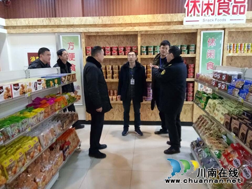 合江县食药监局开展高速公路服务区食品安全专项检查(图2)