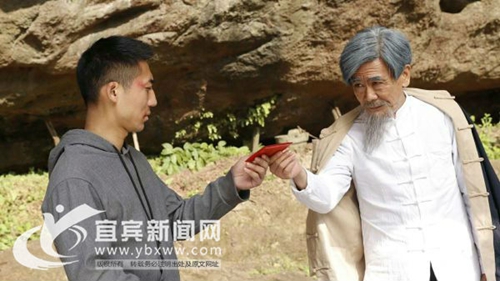 自编自演自导&nbsp;“宜宾造”电影15日杀青(图1)