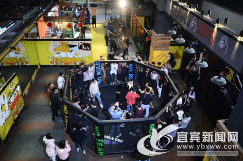 自编自演自导&nbsp;“宜宾造”电影15日杀青(图2)