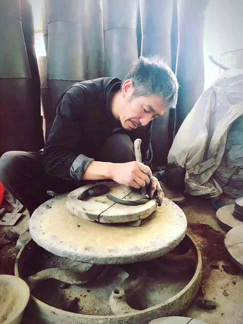 祖传手艺享誉四方 砂锅续写匠人传说(图9) 祖传手艺享誉四方 砂锅续写匠人传说(图9)