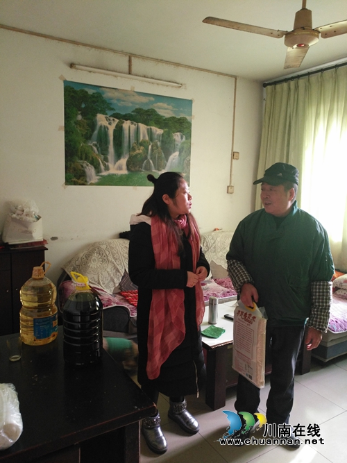 大山坪三道桥社区:基层治理暖人心 新年走访送慰问(图2) 大山坪三道桥社区:基层治理暖人心 新年走访送慰问(图2)