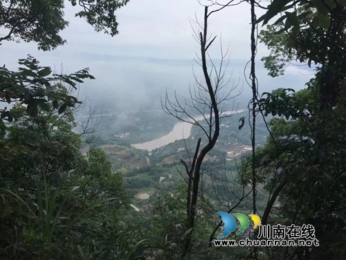黄开贵：坡坡村第一书记（美文阅读）(图1)