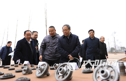 全市产业园区现场推进会走进泸州国家高新区(图1) 全市产业园区现场推进会走进泸州国家高新区(图1)
