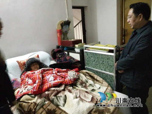 大山坪三道桥社区：党员亮微光&nbsp;新年送温暖
