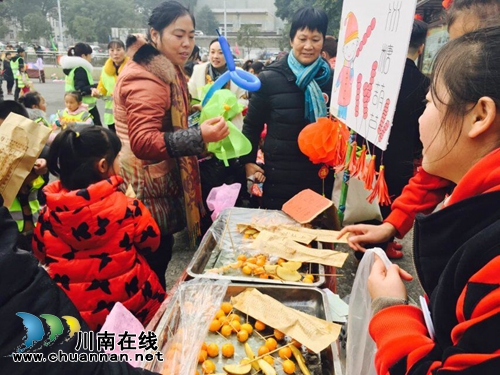 泸州智慧树幼儿园举办社区庙会(图8) 泸州智慧树幼儿园举办社区庙会(图8)
