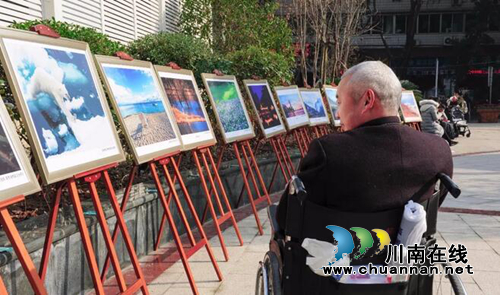 西南医大附院十九大主题摄影展传递医护正能量(图2) 西南医大附院十九大主题摄影展传递医护正能量(图2)
