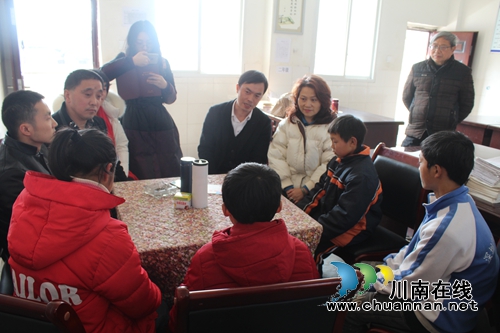 成都丽水商会爱心人士赴叙永开展爱心捐赠活动(图4)