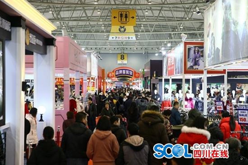 四川新春年货购物节开门迎客&nbsp;20万种年货云集(图2)
