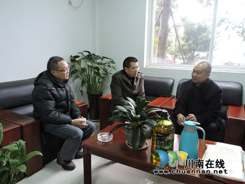 四川省总工会领导到泸州慰问劳模和困难职工(图4)