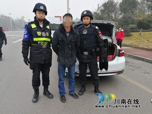 泸县巡警抓获一名网上在逃人员
