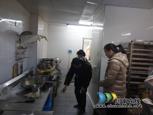 龙马潭区莲花池街道开展节前食品安全检查