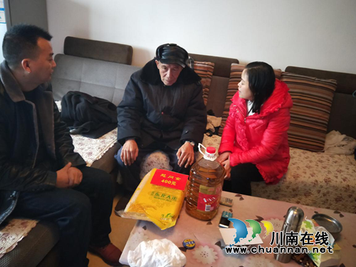 刘志勇到张坝街道桂圆林社区走访慰问困难人员