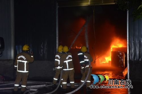 泸县：厂房凌晨起火&nbsp;应急救援5个多小时扑灭