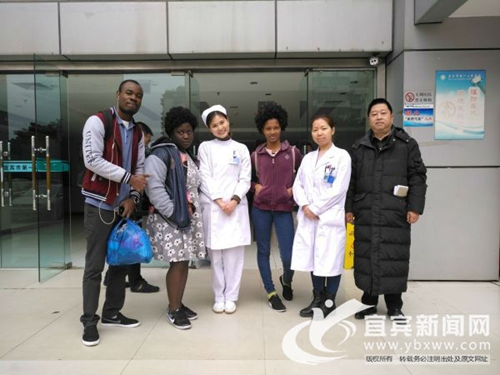 非洲女留学生患急症 宜宾一医院全力救护(图1) 非洲女留学生患急症 宜宾一医院全力救护(图1)