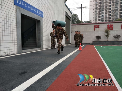 泸县综合应急救援大队冬季大练兵(图1)