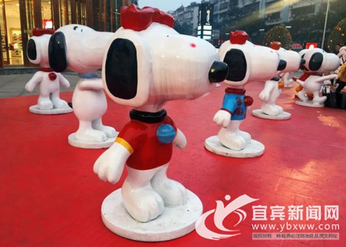 宜宾购物中心春节美陈大战&nbsp;“烧钱”近百万(图3)