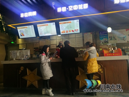 江阳区华阳街道开展文化娱乐市场前节专项安全检查(图2) 江阳区华阳街道开展文化娱乐市场前节专项安全检查(图2)