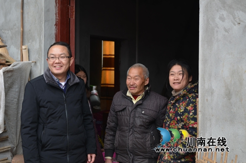 泸州市总工会领导刘云张正平慰问联系村困难群众(图6)