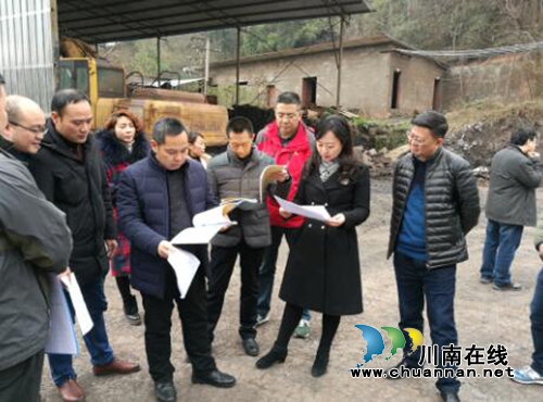 泸州市国土资源局到合江县开展春节前安全生产检查工作(图1) 泸州市国土资源局到合江县开展春节前安全生产检查工作(图1)