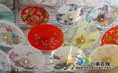 “靓”相美俄！泸州分水油纸伞走出国门秀美(图1)