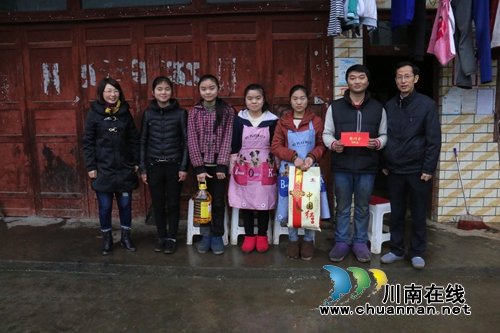 泸州国家高新区到叙永苗乡“走基层、送温暖”(图1) 泸州国家高新区到叙永苗乡“走基层、送温暖”(图1)