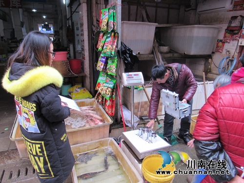 泸县云锦监管所开展春节市场计量监督检查