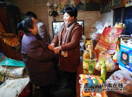 叙永县委群工局慰问基层治理市挂牌信访户