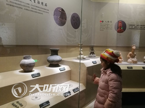 泸州深入推进文化体育工程&nbsp;村民家门口看电影(图2)