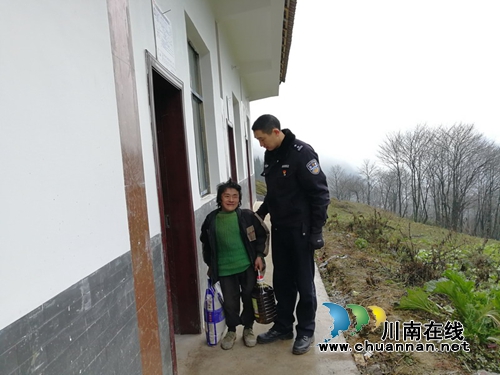 宜宾筠连交警节前慰问情暖人心(图2) 宜宾筠连交警节前慰问情暖人心(图2)