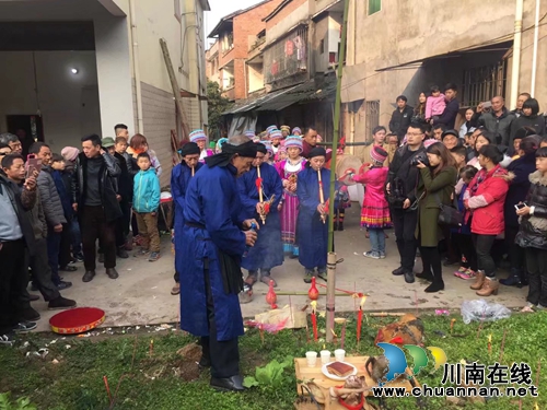 欢度新年 纳溪打古镇群众自办苗族“踩山节”(图2) 欢度新年 纳溪打古镇群众自办苗族“踩山节”(图2)