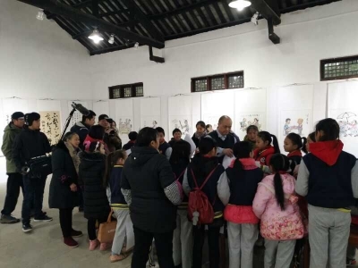 自贡荣县农民漫画家:提笔是画家 下地是农民(图5) 自贡荣县农民漫画家:提笔是画家 下地是农民(图5)