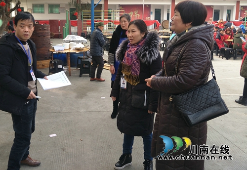 泸县潮河镇开展农村家宴联合安全检查