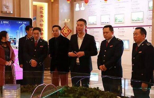 省政协委员赞泸州税务部门工作服务越来越好(图2) 省政协委员赞泸州税务部门工作服务越来越好(图2)