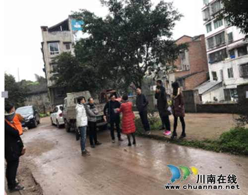 纳溪区政务服务中心卫计窗口假后未忘群众事